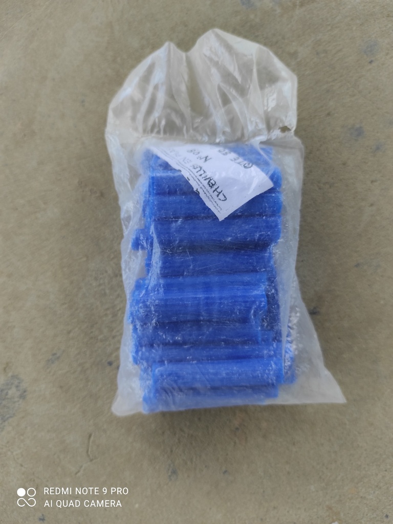 CHEVILLE EN PLASTIQUE N°8